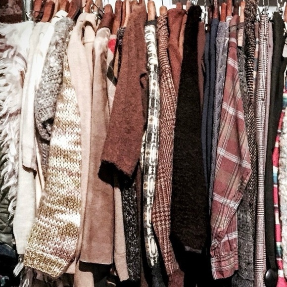 MYSTERY BOX 📦✨ - Picture 12 of 13